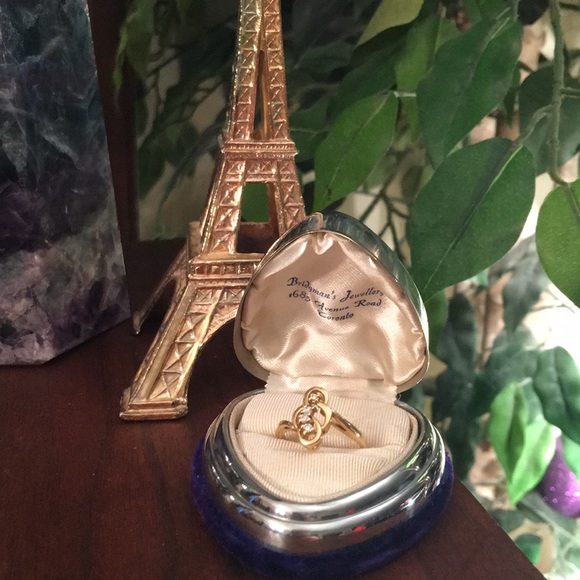 14k Gold Diamond Infinity ring - Picture 7 of 7